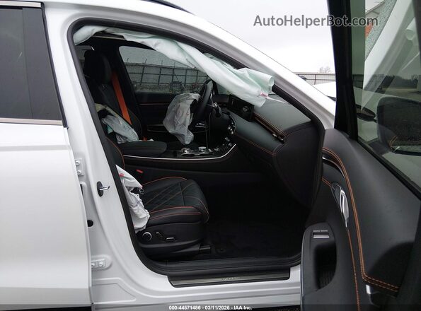 5NMMEDTC6TH053032 2026 GENESIS GV70 White Front interior view