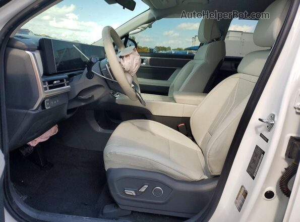 5NMP24GL3TH150768 2026 HYUNDAI SANTA White Front interior view