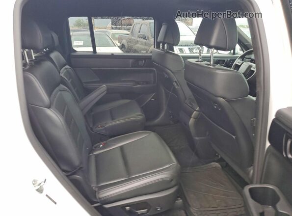 5NMP5DG10SH017518 2025 HYUNDAI SANTA White Vista interior trasera