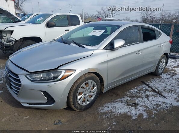 5NPD74LF8JH395697 2018 HYUNDAI ELANTRA Серебряный Передняя левая четверть