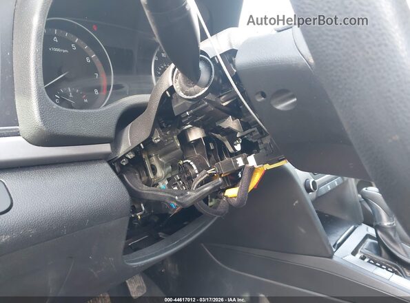 5NPD74LF8JH395697 2018 HYUNDAI ELANTRA Серебряный Вид спереди