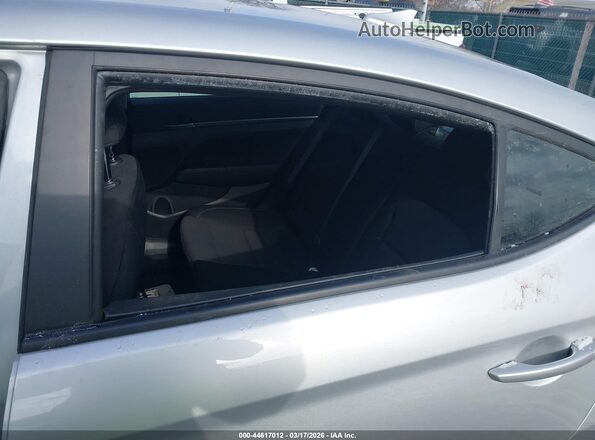5NPD74LF8JH395697 2018 HYUNDAI ELANTRA Серебряный 