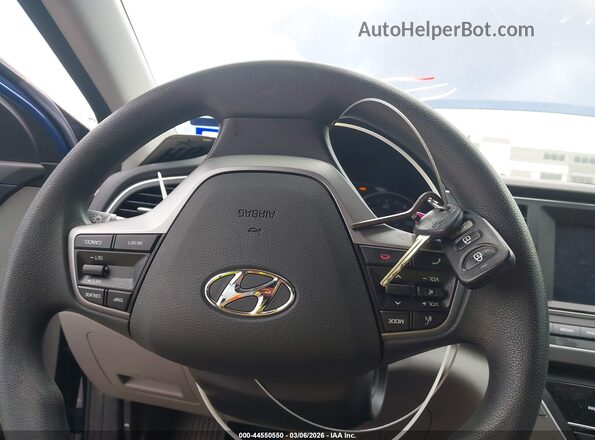5NPD84LF0HH069481 2017 HYUNDAI ELANTRA Blue წინა პანელის ხედი