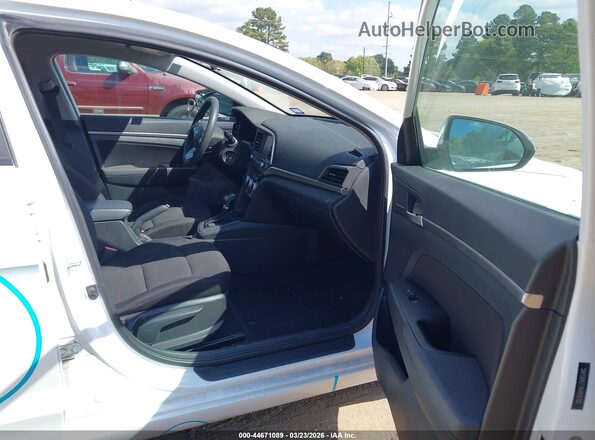 5NPD84LF2KH418700 2019 HYUNDAI ELANTRA White Front interior view