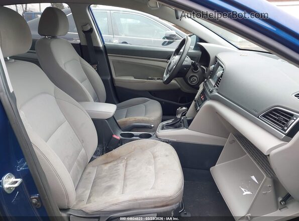 5NPD84LF3JH268921 2018 HYUNDAI ELANTRA Blue Front interior view