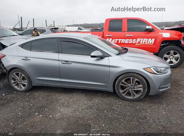 5NPD84LF5HH007915 2017 HYUNDAI ELANTRA Gray Rear interior view