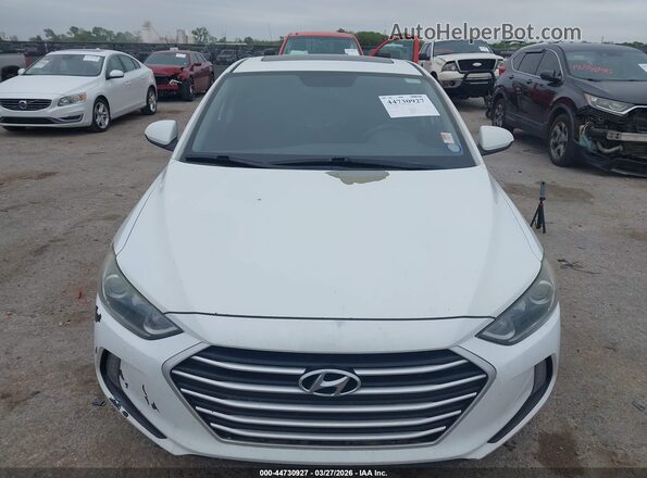 5NPD84LF5HH154154 2017 HYUNDAI ELANTRA White ხელსაწყოთა პანელის ხედი