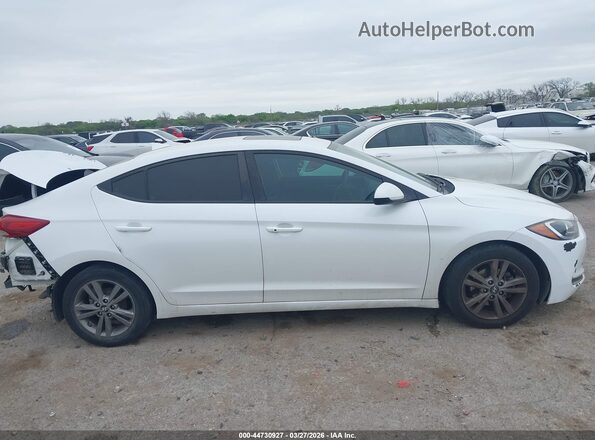5NPD84LF5HH154154 2017 HYUNDAI ELANTRA White უკანა სალონის ხედი