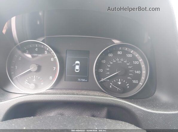 5NPD84LF6JH306948 2018 HYUNDAI ELANTRA Gray Vista de los asientos traseros