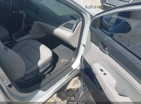 5NPD84LF6JH306948 2018 HYUNDAI ELANTRA Gray Vista interior delantera