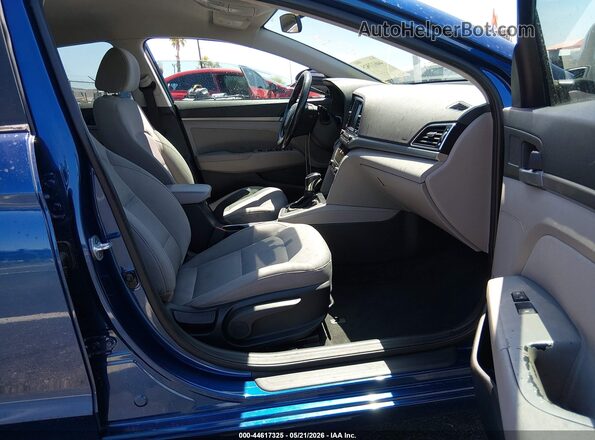 5NPD84LF9HH043669 2017 HYUNDAI ELANTRA Blue Front interior view
