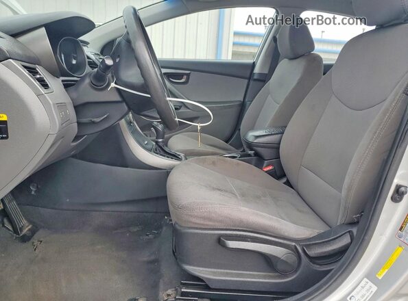 5NPDH4AE4GH716165 2016 HYUNDAI ELANTRA Silver Front interior view