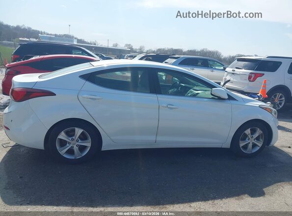 5NPDH4AE8GH675958 2016 HYUNDAI ELANTRA White 