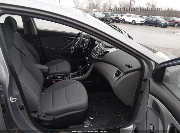 5NPDH4AEXGH717434 2016 HYUNDAI ELANTRA Silver Widok wnętrza z przodu