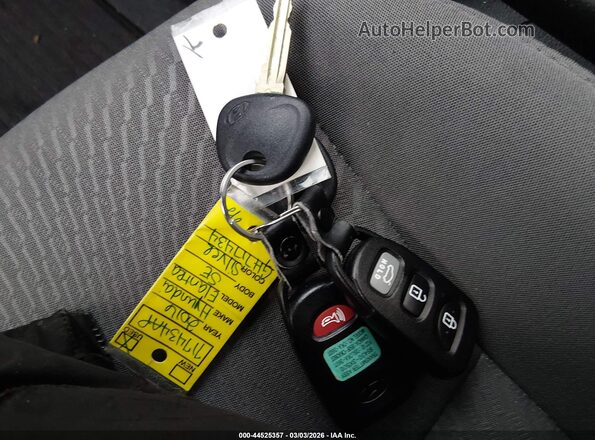 5NPDH4AEXGH717434 2016 HYUNDAI ELANTRA Silver Widok deski rozdzielczej