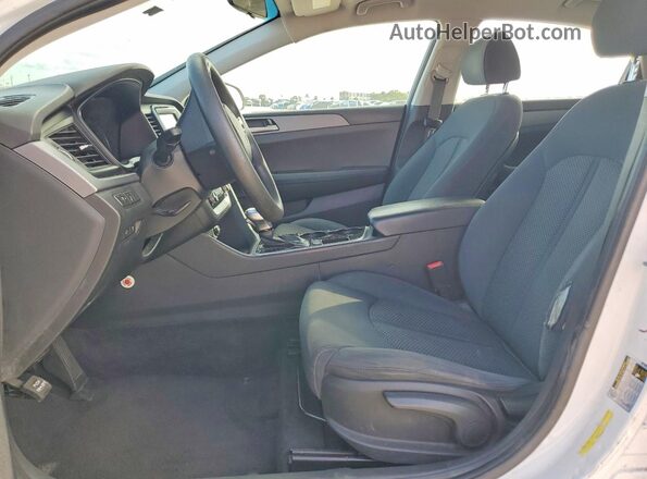 5NPE24AF0KH746321 2019 HYUNDAI SONATA Gray Widok wnętrza z przodu