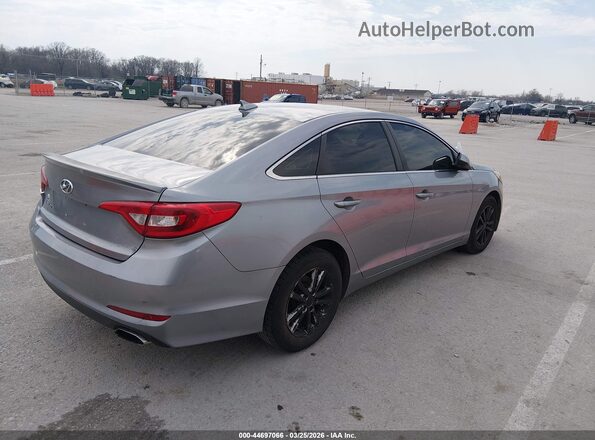 5NPE24AF2HH580313 2017 HYUNDAI SONATA Silver Trasero derecho