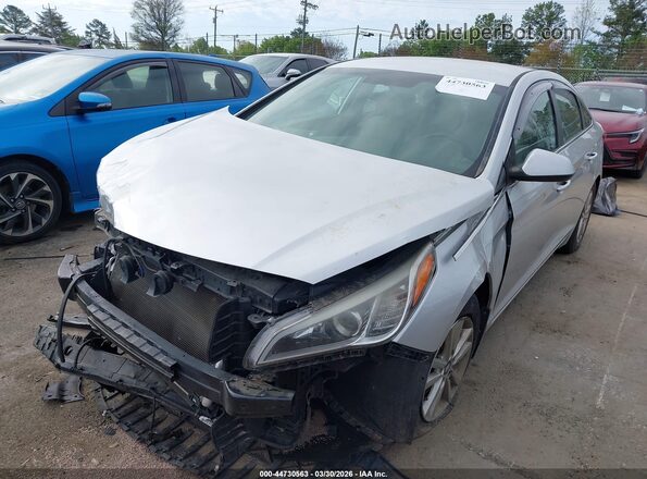5NPE24AF3HH595189 2017 HYUNDAI SONATA Серебряный Передняя левая четверть