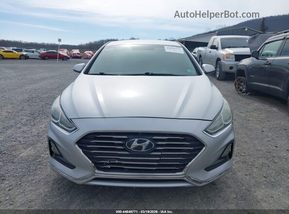 5NPE24AF3JH603989 2018 HYUNDAI SONATA Silver Вид задньої частини салону