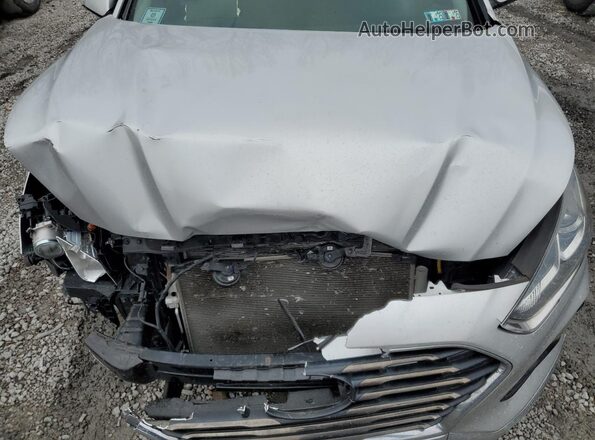 5NPE24AF3KH819987 2019 HYUNDAI SONATA Silver Rear interior view