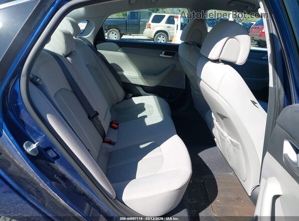 5NPE24AF4HH504723 2017 HYUNDAI SONATA Blue Widok naklejki z numerem VIN