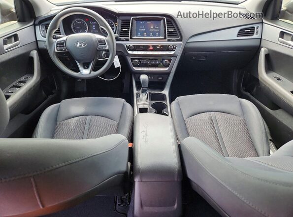 5NPE24AF4JH635429 2018 HYUNDAI SONATA Серый Вид панели приборов