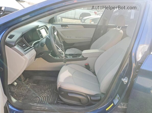 5NPE24AF5KH791903 2019 HYUNDAI SONATA Синий Вид салона спереди