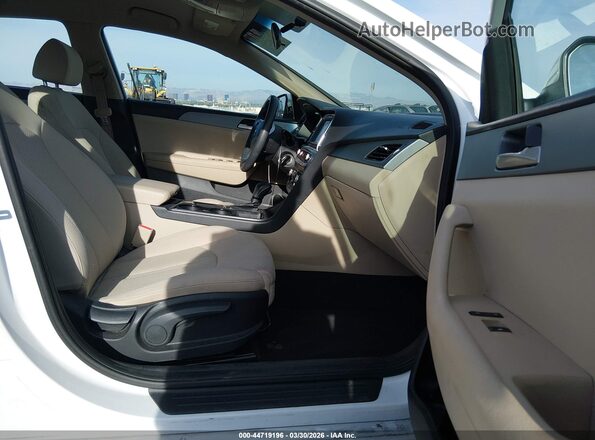 5NPE24AF7JH676444 2018 HYUNDAI SONATA White Vista interior delantera