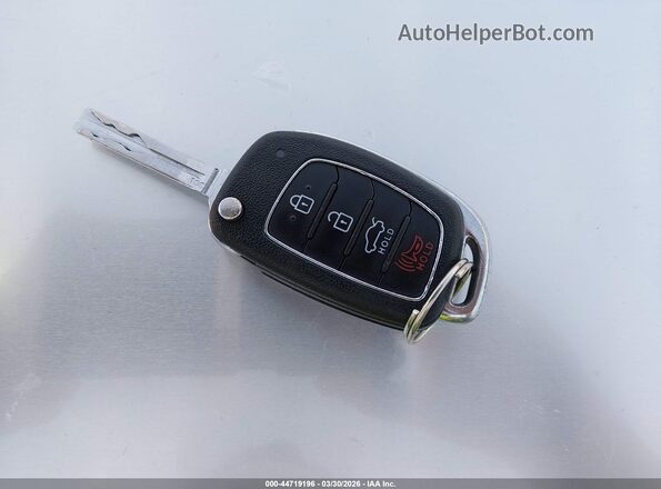 5NPE24AF7JH676444 2018 HYUNDAI SONATA White Vista del salpicadero