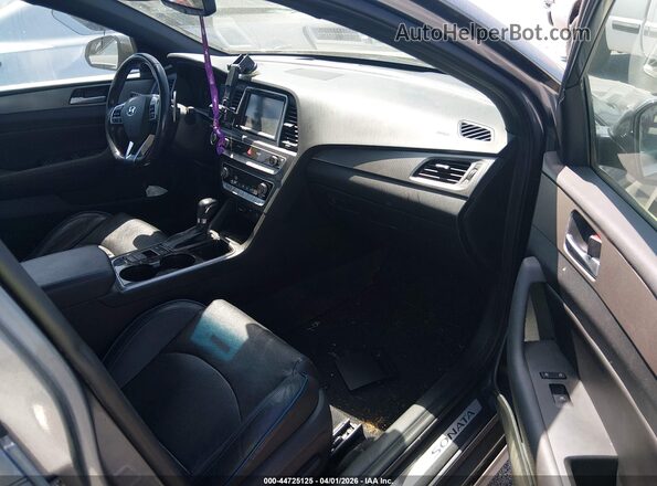 5NPE34AB0JH663772 2018 HYUNDAI SONATA Серый Вид салона спереди