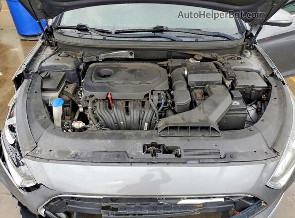 5NPE34AF2KH758421 2019 HYUNDAI SONATA Silver Вид задньої частини салону