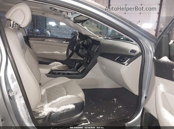 5NPE34AF4GH428349 2016 HYUNDAI SONATA Silver Widok wnętrza z przodu