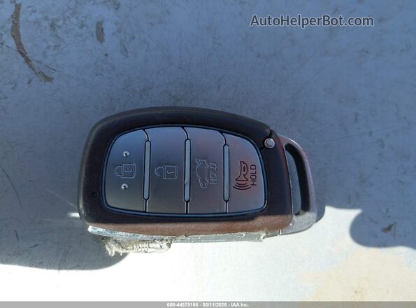 5NPE34AF4HH567396 2017 HYUNDAI SONATA Красный Вид панели приборов