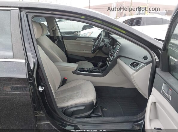 5NPE34AF9JH631826 2018 HYUNDAI SONATA Black Front interior view