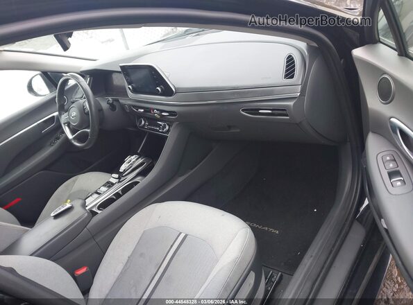 5NPEF4JAXMH104572 2021 HYUNDAI SONATA Black Front interior view
