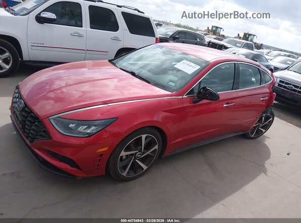 5NPEJ4J27MH107579 2021 HYUNDAI SONATA Red 360 interior view