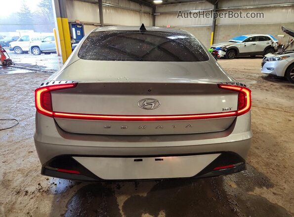 5NPEJ4J29MH091773 2021 HYUNDAI SONATA Серебряный Вид сзади