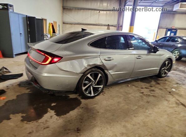 5NPEJ4J29MH091773 2021 HYUNDAI SONATA Серебряный Задняя правая четверть