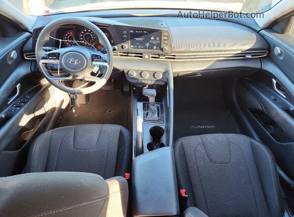 5NPLL4AG0MH025688 2021 HYUNDAI ELANTRA White Առջևի վահանակի տեսք
