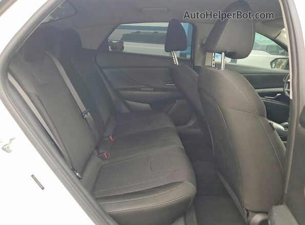 5NPLL4AG0MH025688 2021 HYUNDAI ELANTRA White Հետևի նստատեղերի տեսք