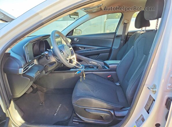 5NPLL4AG0MH025688 2021 HYUNDAI ELANTRA White Սալոնի դիմացի տեսք