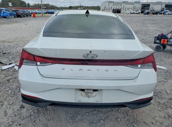 5NPLM4AG0MH045811 2021 HYUNDAI ELANTRA White Widok z tyłu