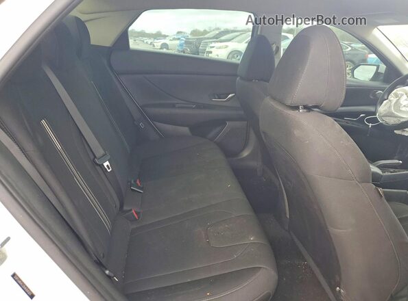 5NPLM4AG0MH045811 2021 HYUNDAI ELANTRA White Widok tylnych siedzeń