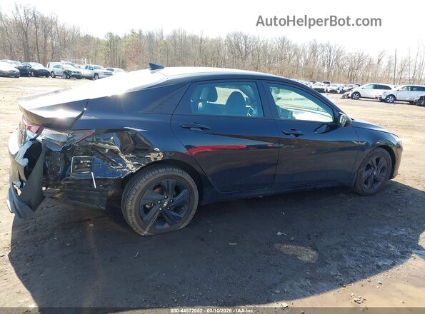 5NPLM4AG3NH056741 2022 HYUNDAI ELANTRA White Вид задньої частини салону