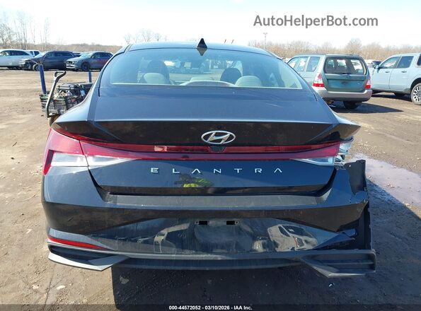 5NPLM4AG3NH056741 2022 HYUNDAI ELANTRA White 