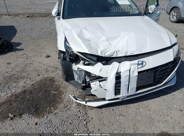 5NPLM4AG4PH087127 2023 HYUNDAI ELANTRA White Вид спереду