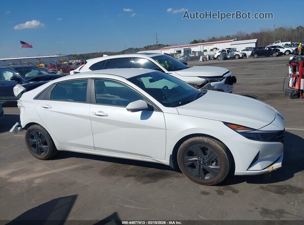 5NPLM4AG5NH078921 2022 HYUNDAI ELANTRA White Vista interior de 360 grados