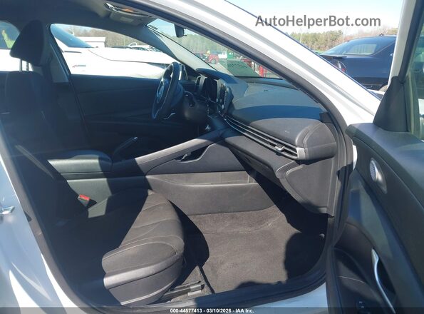 5NPLM4AG5NH078921 2022 HYUNDAI ELANTRA White Vista interior delantera