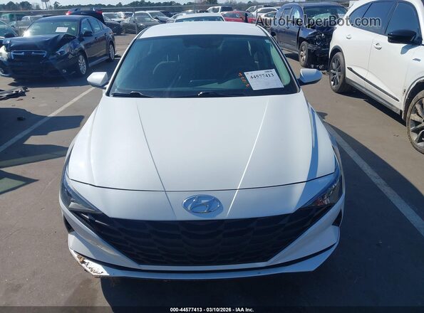 5NPLM4AG5NH078921 2022 HYUNDAI ELANTRA White Vista interior trasera