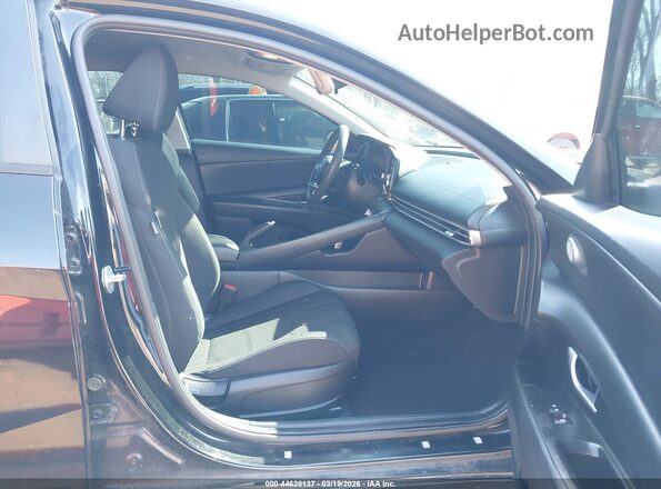 5NPLM4AG8MH010546 2021 HYUNDAI ELANTRA Black Front interior view